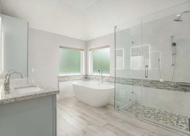 Property at 2385 Golden Shores Ln, League City, TX 77573, 4 beds, 3.5 baths