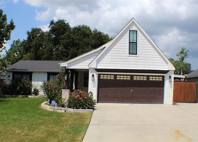 Property at 13182 Bluff View Dr, Willis, TX 77318, 5 beds, 3 baths