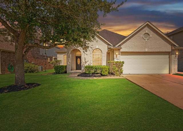 Property at 14 Mira Loma Dr, Manvel, TX 77578, 3 beds, 2 baths