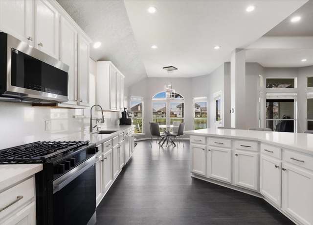Property at 14 Mira Loma Dr, Manvel, TX 77578, 3 beds, 2 baths