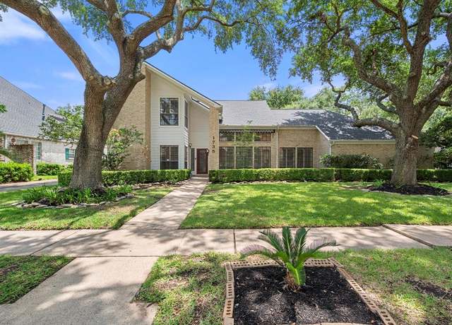 Property at 1735 Hodge Lake Ln, Sugar Land, TX 77478, 5 beds, 3.5 baths
