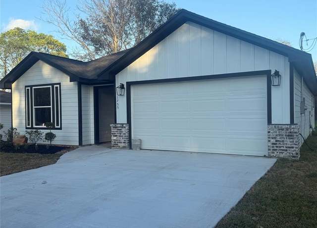 Property at 1755 Amelia, Beaumont, TX 77707, 3 beds, 2 baths