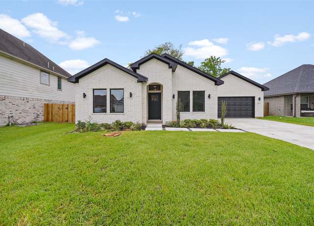 Property at 19219 Hikers Trail Dr, Humble, TX 77346, 3 beds, 2 baths