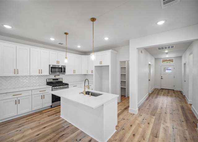 Property at 19219 Hikers Trail Dr, Humble, TX 77346, 3 beds, 2 baths