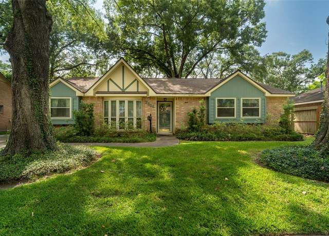 Property at 2006 Ramada Dr, Houston, TX 77062, 3 beds, 2 baths
