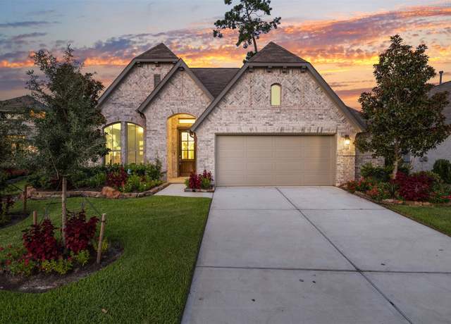 Property at 2614 Oakland Park Dr, Conroe, TX 77385, 3 beds, 2.5 baths