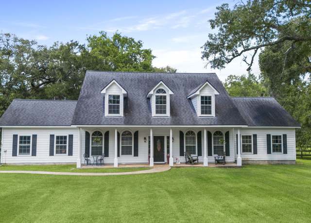 Property at 13502 E Brazos Bend Dr, Needville, TX 77461, 5 beds, 3.5 baths