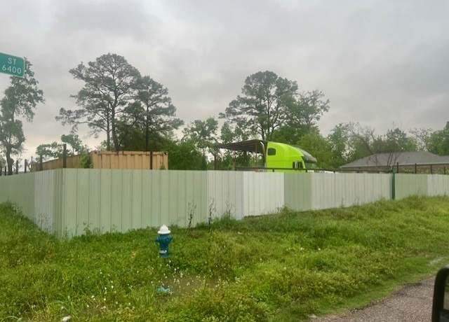 Property at 1 Bobby Burns St, Houston, TX 77028