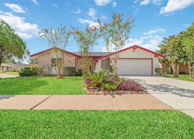 Property at 14303 Branchwater Ln, Sugar Land, TX 77498, 4 beds, 3 baths