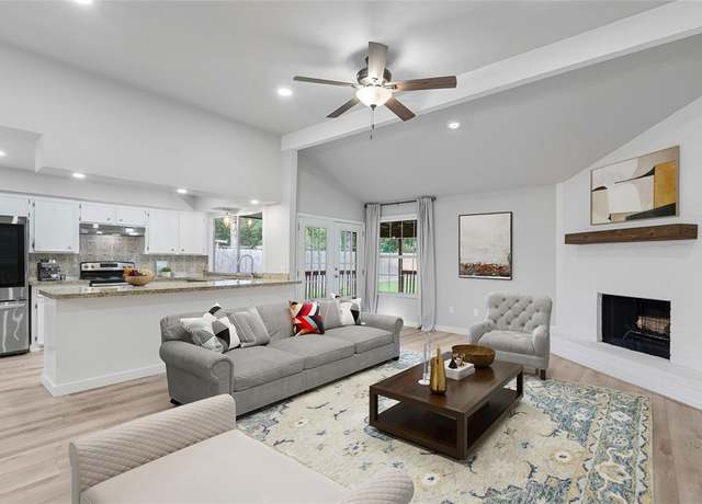 Property at 27 Artesia, Conroe, TX 77304, 3 beds, 2 baths