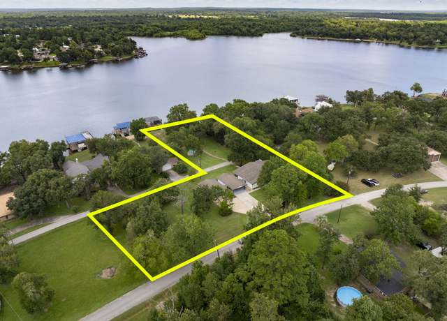 Property at 245 Lakeland Rd, Huntsville, TX 77320, 3 beds, 3 baths