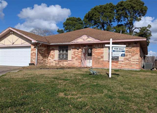 Property at 8502 Lynwood Ln, Port Arthur, TX 77642, 4 beds, 3 baths