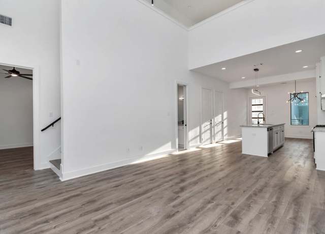 Property at 5609 Savyon Dr, Houston, TX 77091, 3 beds, 2.5 baths
