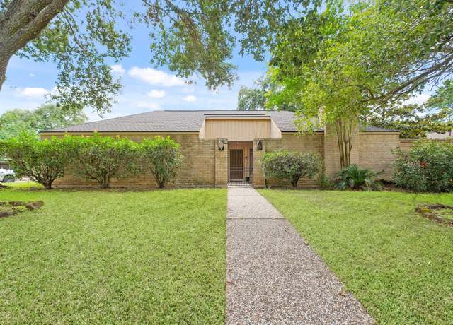 Property at 10803 Shawnbrook Dr, Houston, TX 77071, 3 beds, 2 baths