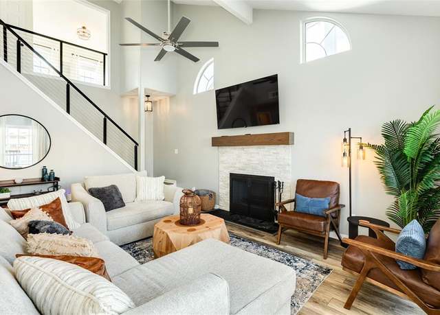 Property at 539 Sunset Cir, Tiki Island, TX 77554, 3 beds, 2.5 baths