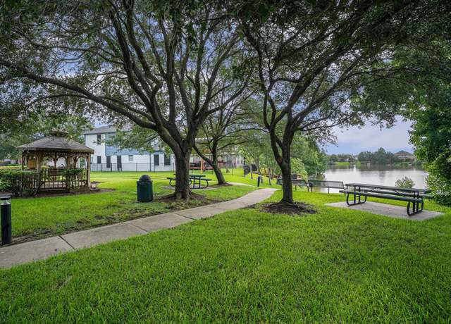 Property at 1726 Roaring Springs Ln, Seabrook, TX 77586, 4 beds, 3.5 baths