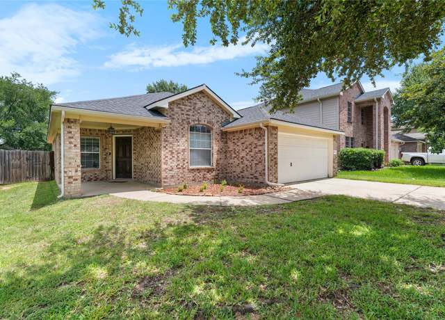 Property at 18918 Cluster Oaks Dr, Magnolia, TX 77355, 3 beds, 2 baths