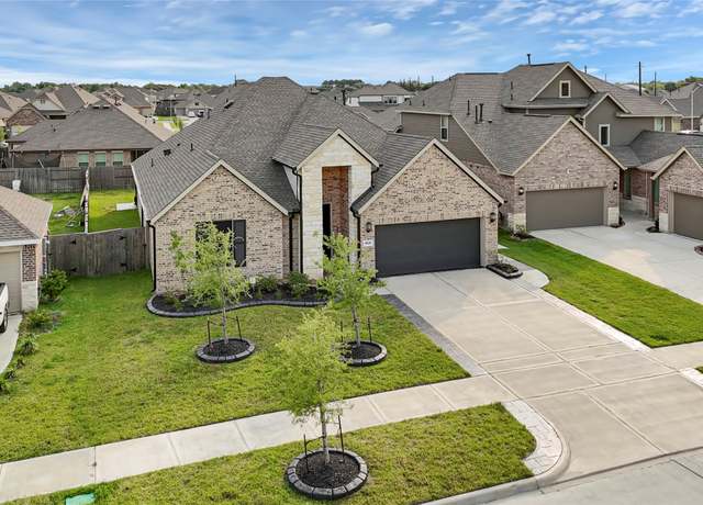 Property at 9506 Marble Park Ln, Baytown, TX 77521, 4 beds, 2.5 baths