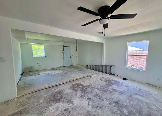 Property at 4526 Edfield St, Houston, TX 77051, 4 beds, 2 baths