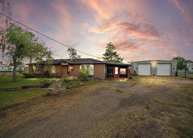 Property at 6301 Avenue T, Santa Fe, TX 77510, 3 beds, 2 baths