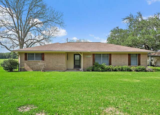 Property at 11221 State Highway 65, Winnie, TX 77665, 3 beds, 2 baths