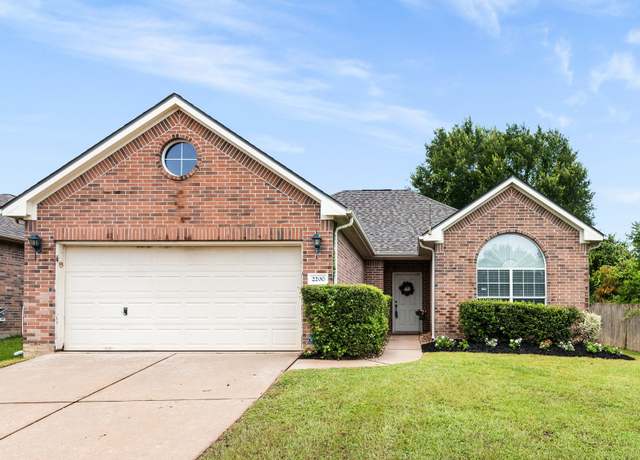 Property at 2200 Jefferson Xing, Conroe, TX 77304, 3 beds, 2 baths