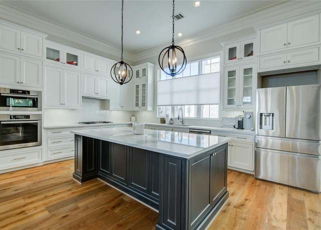 Property at 1224 Mosaico Ln, Houston, TX 77055, 3 beds, 3.5 baths