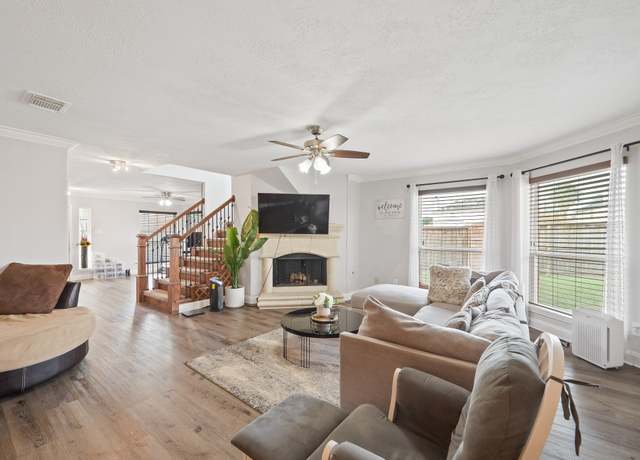 Property at 14942 Gray Ridge Dr, Houston, TX 77082, 3 beds, 2.5 baths