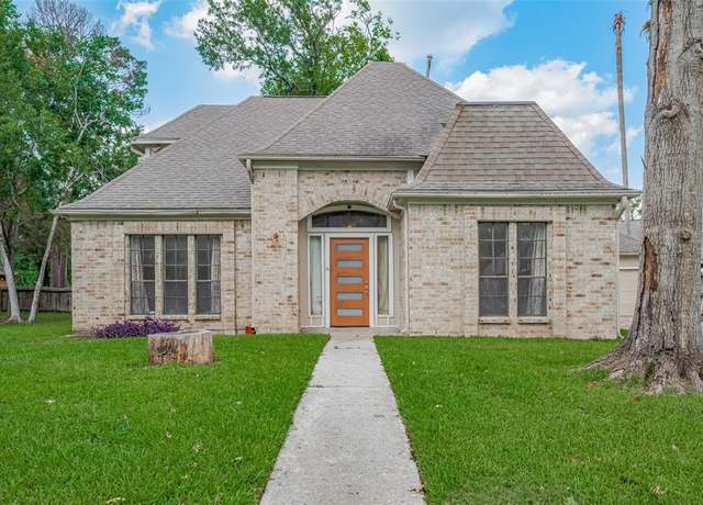 Property at 5210 Holly View Dr, Houston, TX 77091, 4 beds, 2.5 baths