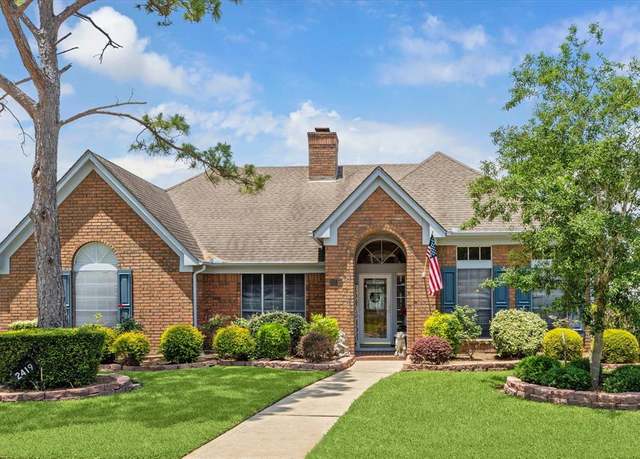Property at 2419 Londonderry Dr, Pearland, TX 77581, 4 beds, 2 baths