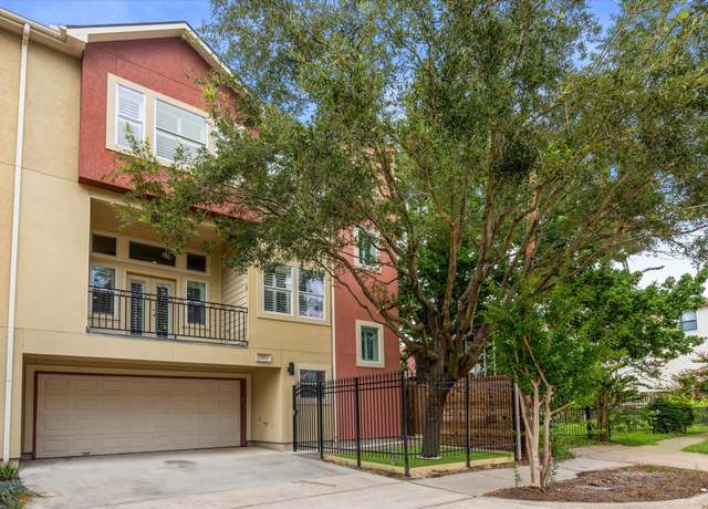 Property at 1031 W 23rd St, Houston, TX 77008, 3 beds, 3.5 baths