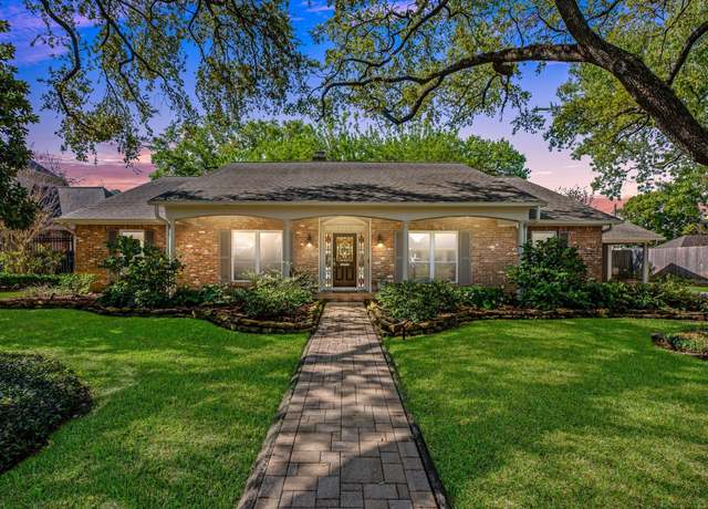 Property at 7521 Middlewood St, Houston, TX 77063, 4 beds, 5 baths