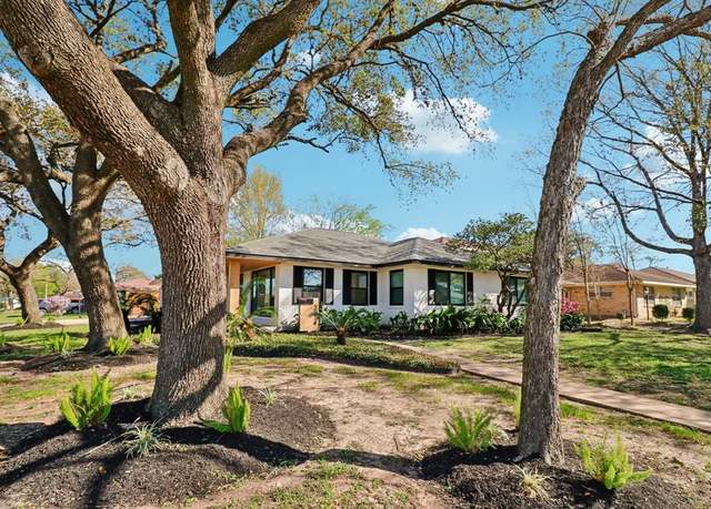 Property at 2214 Brimberry St, Houston, TX 77018, 3 beds, 3 baths