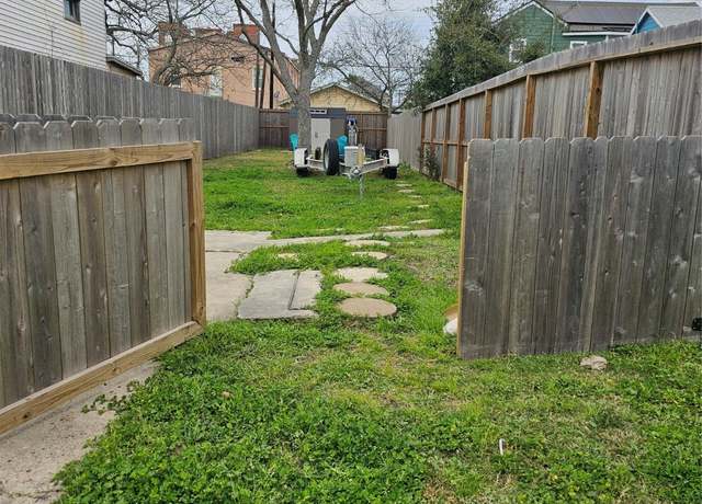 Property at 2608 Avenue M, Galveston, TX 77550