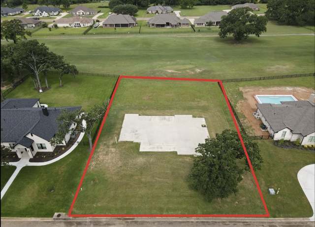 Property at 205 Hogan Ln, Hempstead, TX 77445