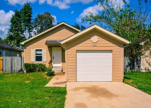Property at 11835 Greensbrook Forest Dr, Houston, TX 77044, 3 beds, 2 baths