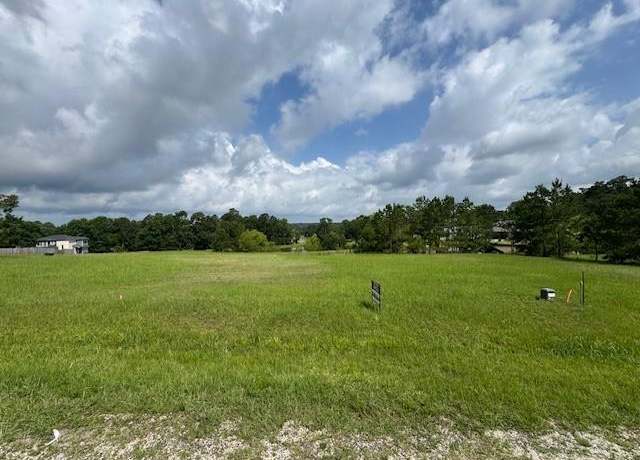 Property at 37 Silver Lakes Dr, Huntsville, TX 77340