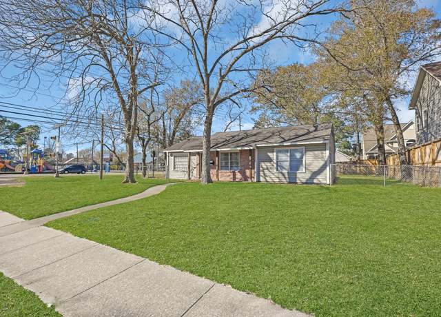 Property at 1738 Lamonte Ln Ln, Houston, TX 77018, 3 beds, 2 baths