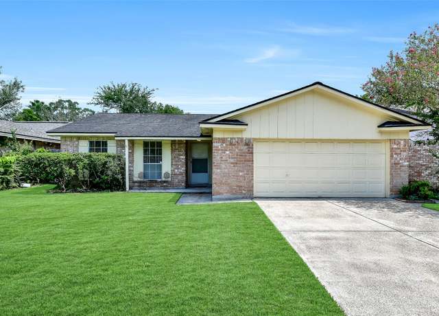 Property at 16931 Blackhawk Blvd, Friendswood, TX 77546, 3 beds, 2 baths