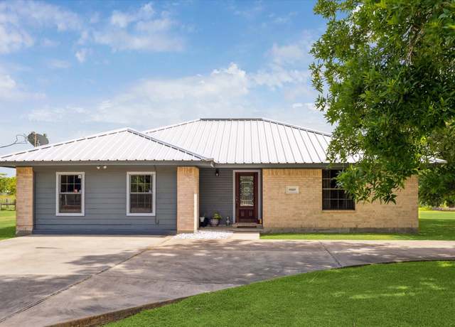 Property at 17207 Mcdonald Rd, Alvin, TX 77511, 4 beds, 2 baths