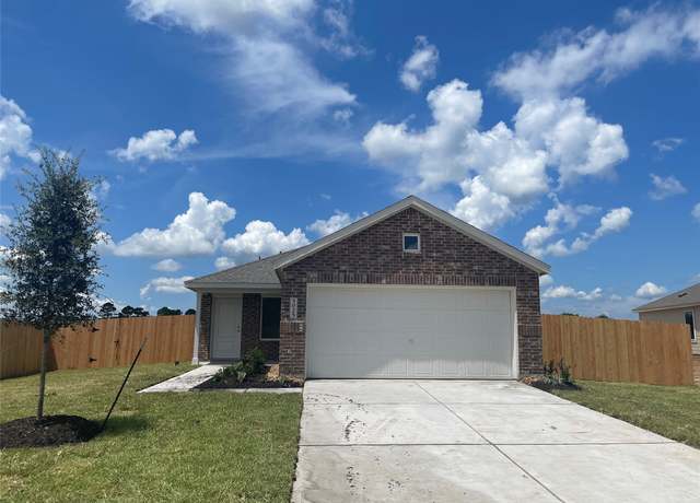 Property at 5025 Gallant St, Bay City, TX 77414, 3 beds, 2 baths