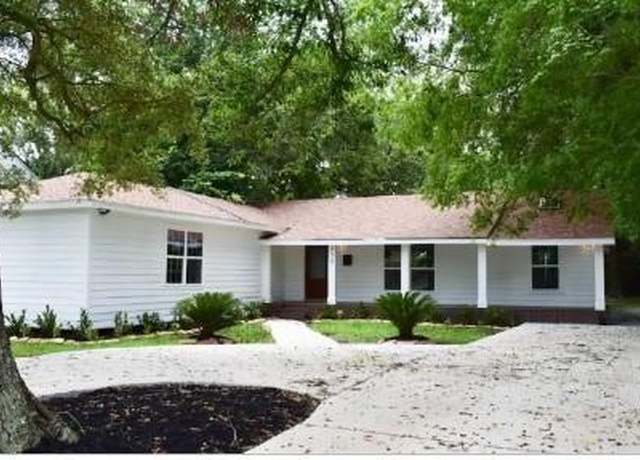 Property at 330 S Caldwood Dr, Beaumont, TX 77707, 5 beds, 3 baths