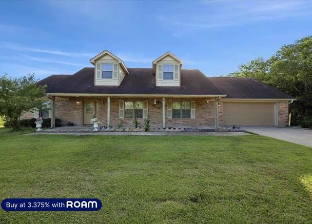 Property at 11156 Country Ln, Beaumont, TX 77705, 3 beds, 2 baths