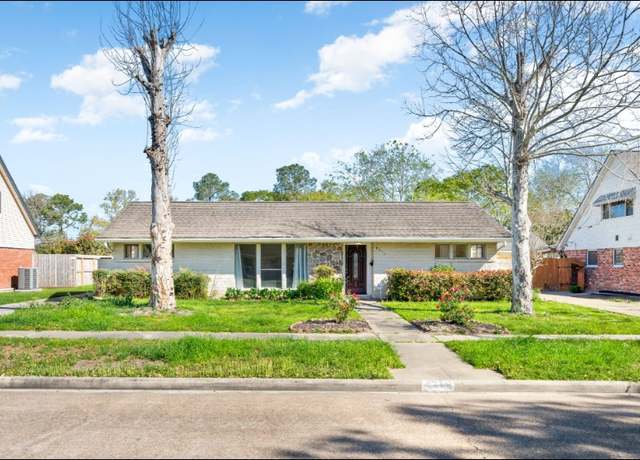 Property at 8314 Edgemoor Dr, Houston, TX 77036, 3 beds, 2 baths