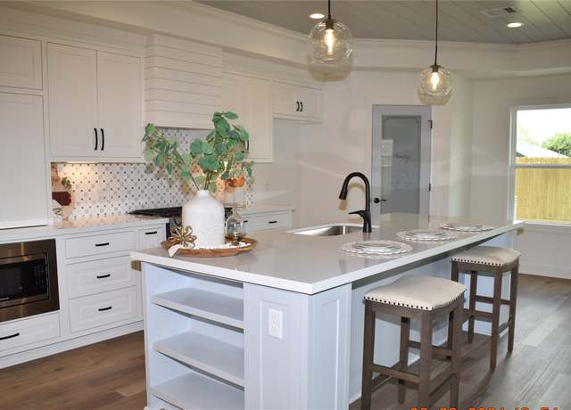 Property at 4804 Wilmington, Houston, TX 77033, 4 beds, 3.5 baths