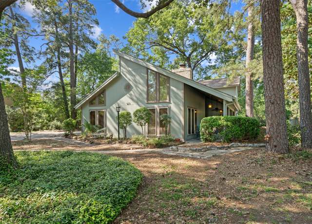 Property at 611 Saint Andrews Rd, Kingwood, TX 77339, 4 beds, 4 baths