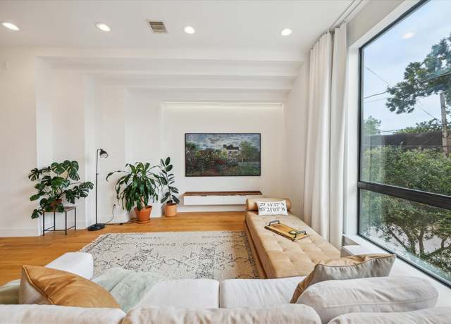 Property at 1624 Vermont St, Houston, TX 77006, 3 beds, 3.5 baths