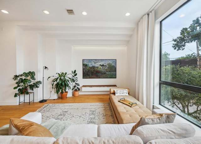 Property at 1624 Vermont St, Houston, TX 77006, 3 beds, 3.5 baths
