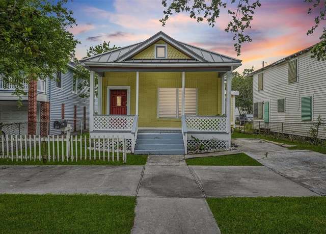 Property at 1619 Avenue M, Galveston, TX 77550, 3 beds, 2 baths