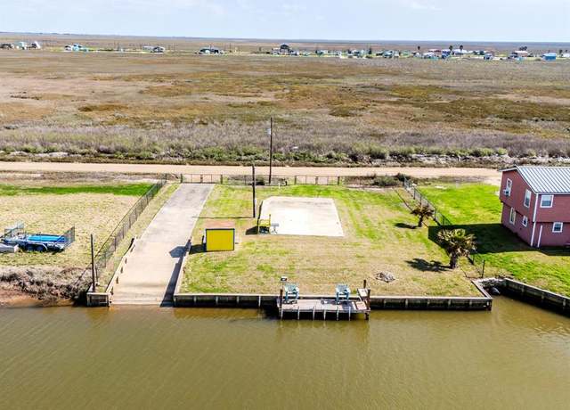 Property at 683 Hall Ave, Sargent, TX 77414